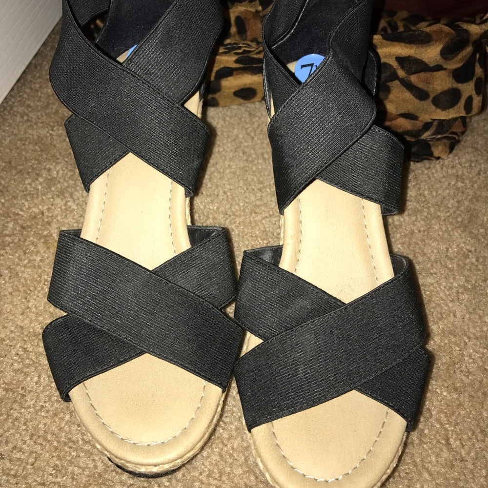 Kenneth Cole wedged shoe